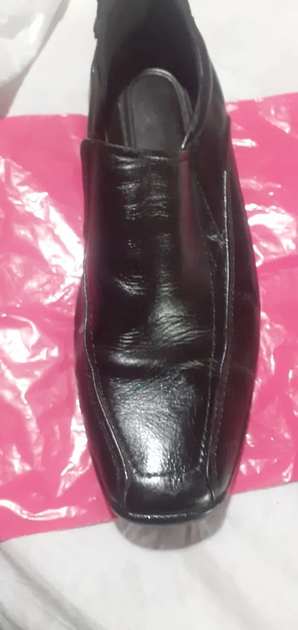 Sapatos sociais em couro preto - Foto 2