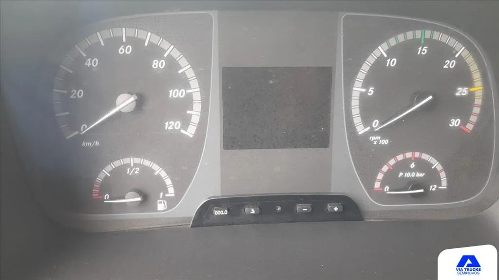 MBENZ ATEGO 3030 8X2 CAB EST CHASSI 2019/2020 - Foto 12