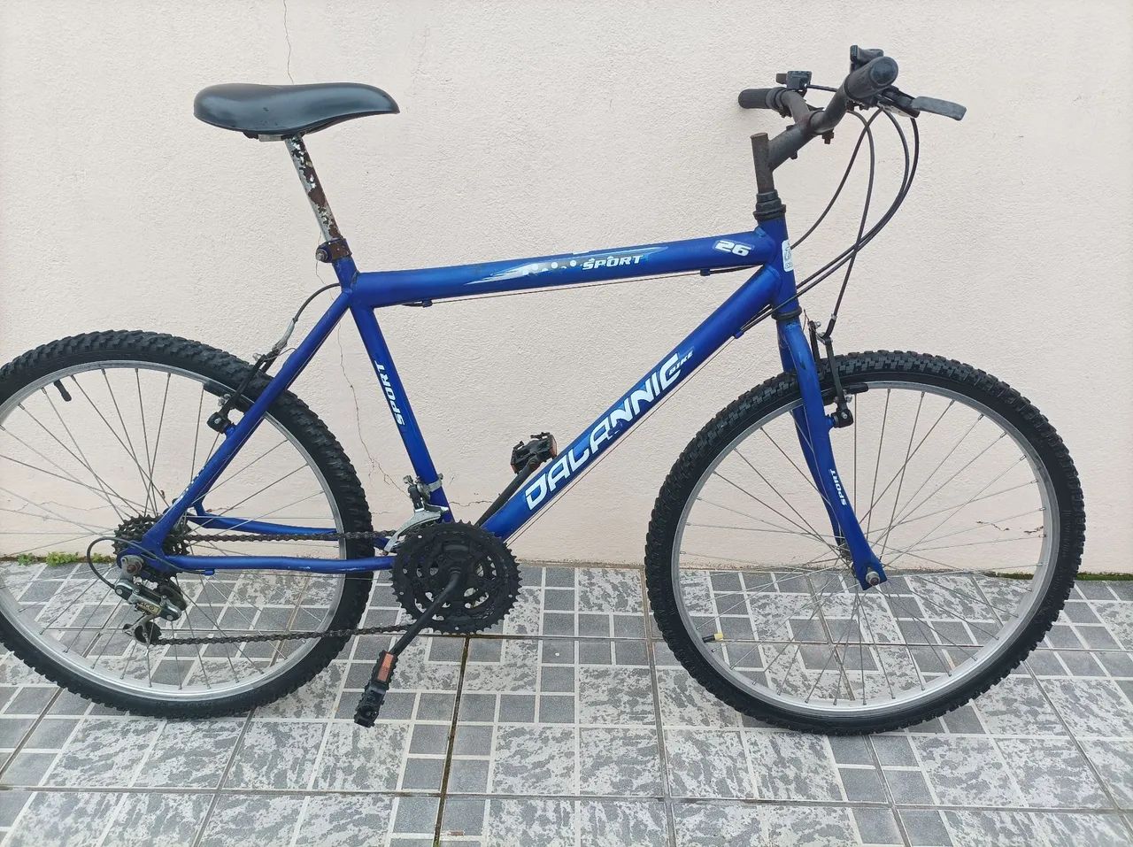 Bicicleta semi nova aro 26