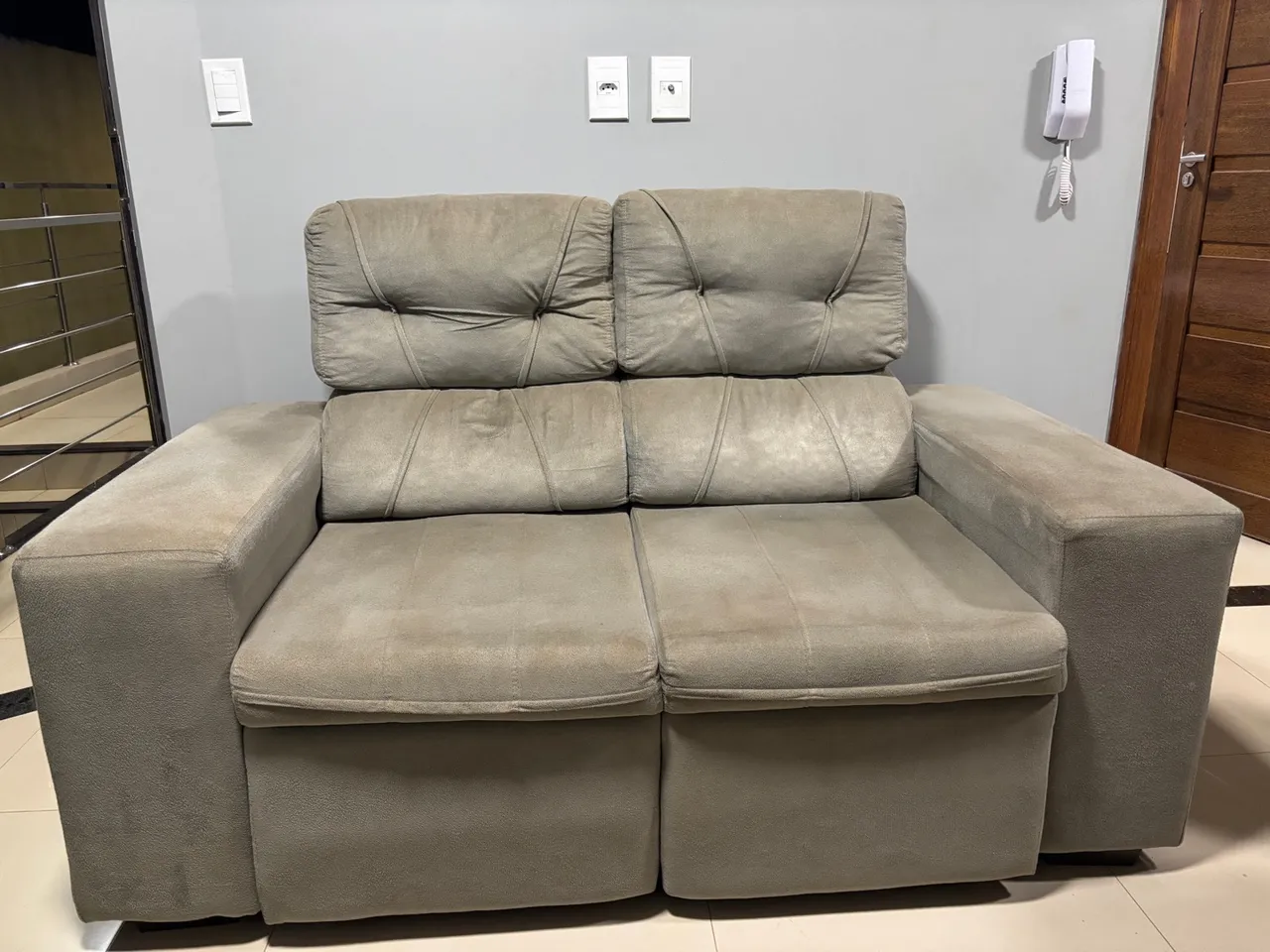 Sofá 2 Lugares Confortável e Moderno