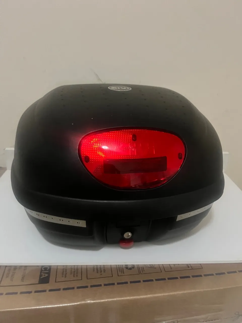 Baú GIVI para Moto - Preto