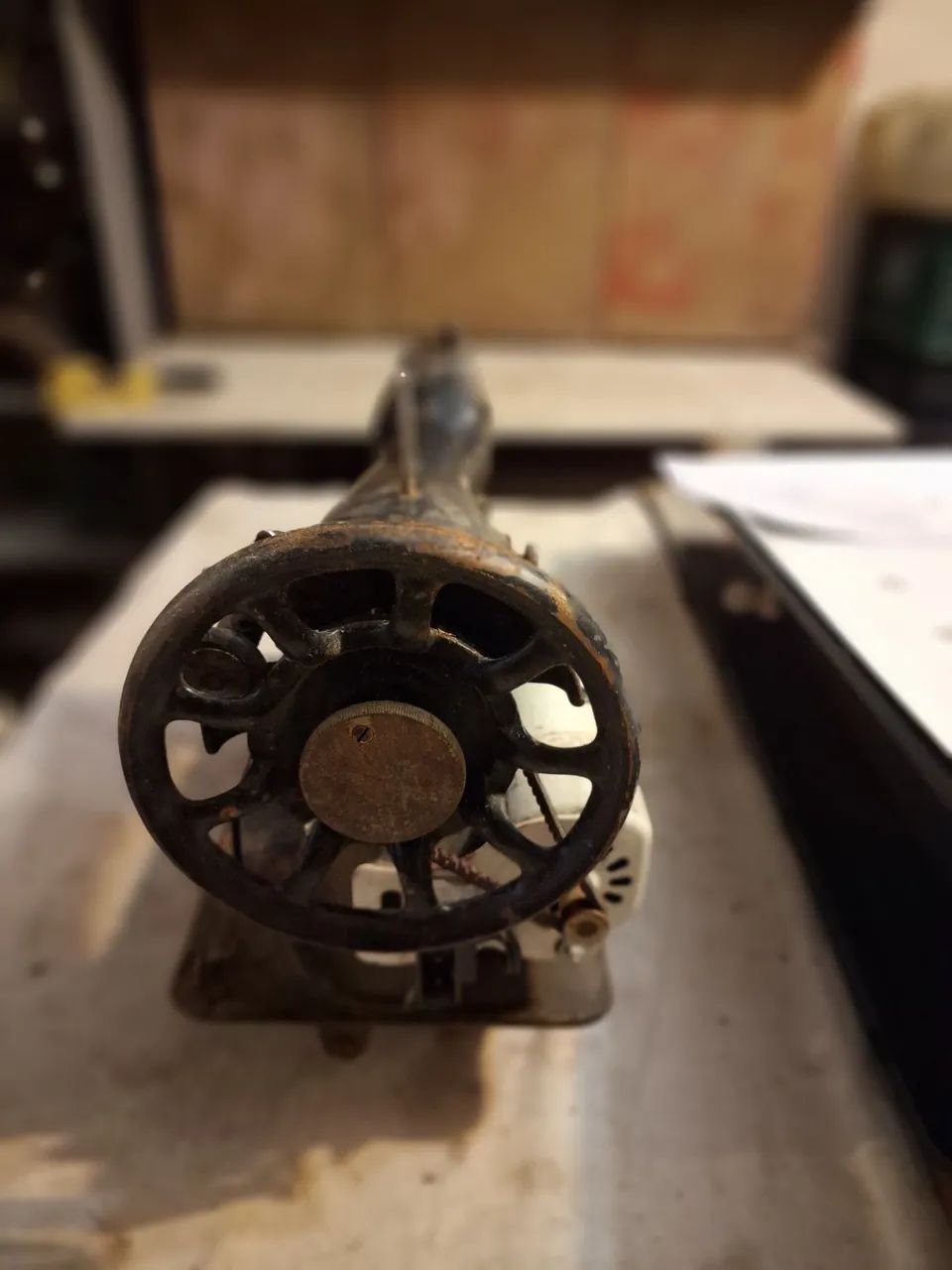 Maquina de costura antiga  decoração  - Foto 4