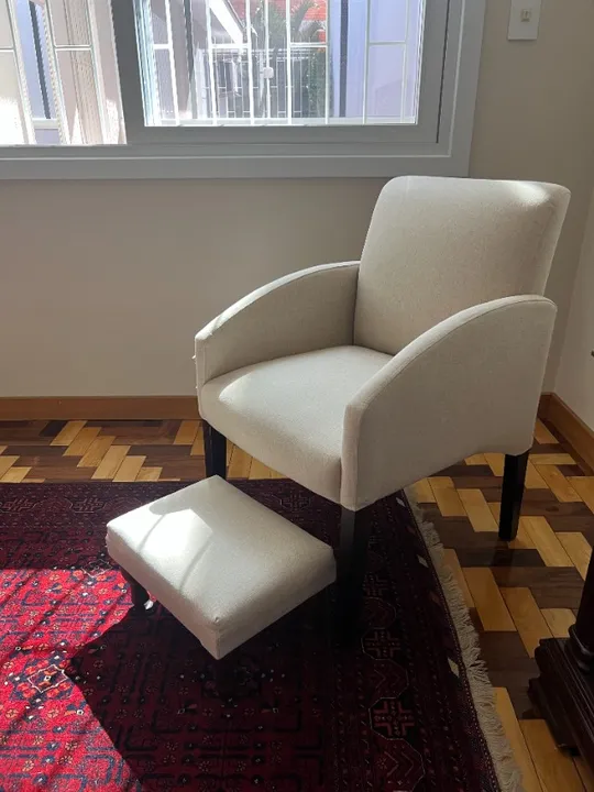 BAIXOU!!! Compre as Poltronas e leve puff gratuito