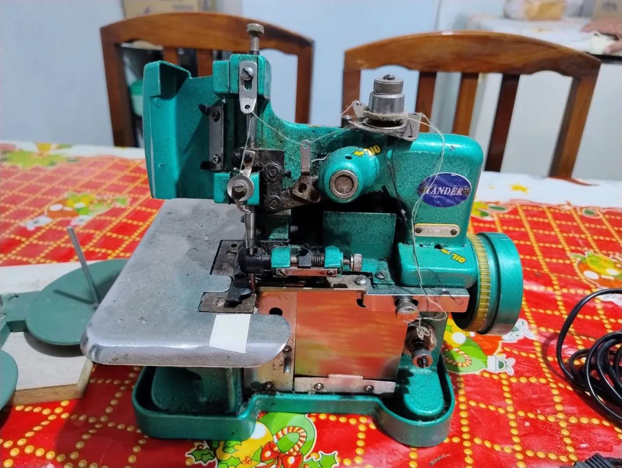 Máquina Overlock Portátil 