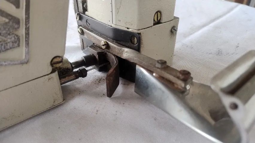 Costuradora Portátil para sacarias marca WAIG modelo WP 2003 - Foto 6