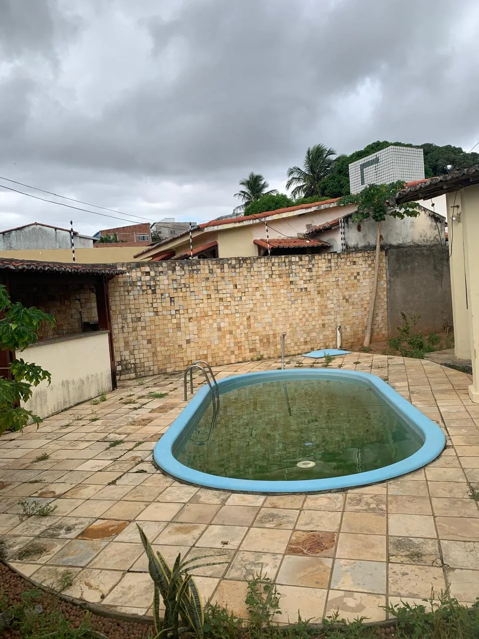 casa com piscina perto da abel cabral