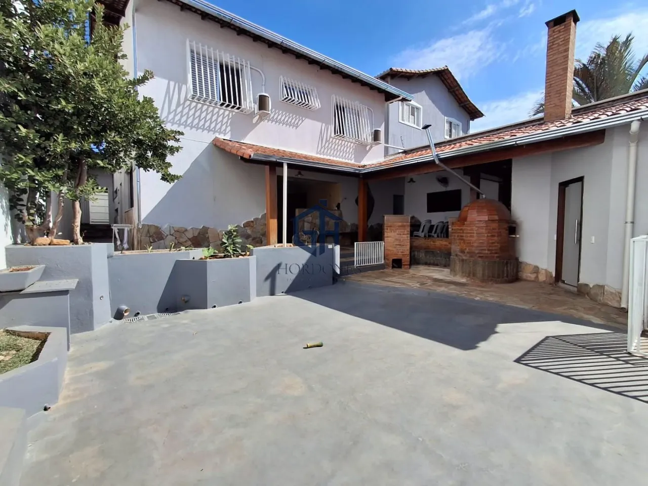 CASA 03 QUARTOS 04 VAGAS NO BAIRRO PALMARES