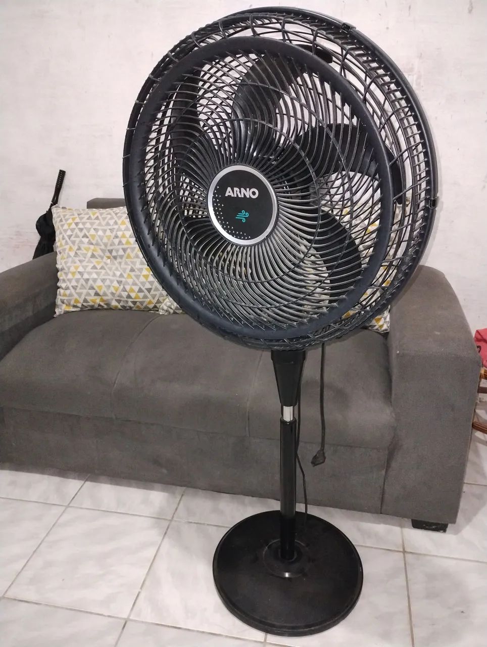 Ventilador Arno 50cm com bases Coluna e mesa  - Foto 2