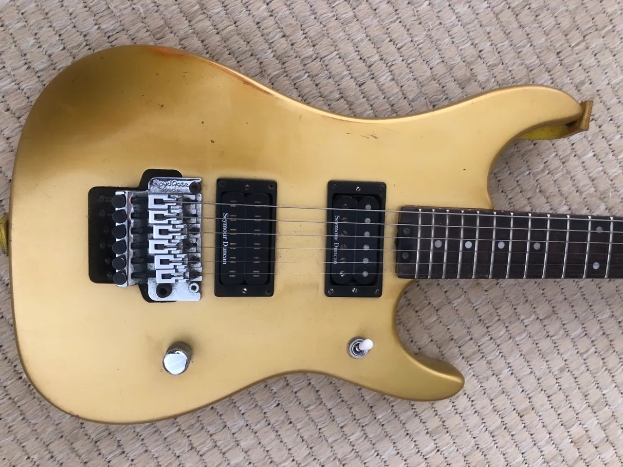 Guitarra Washburn N2, Seymour Duncan e Floyd Rose original