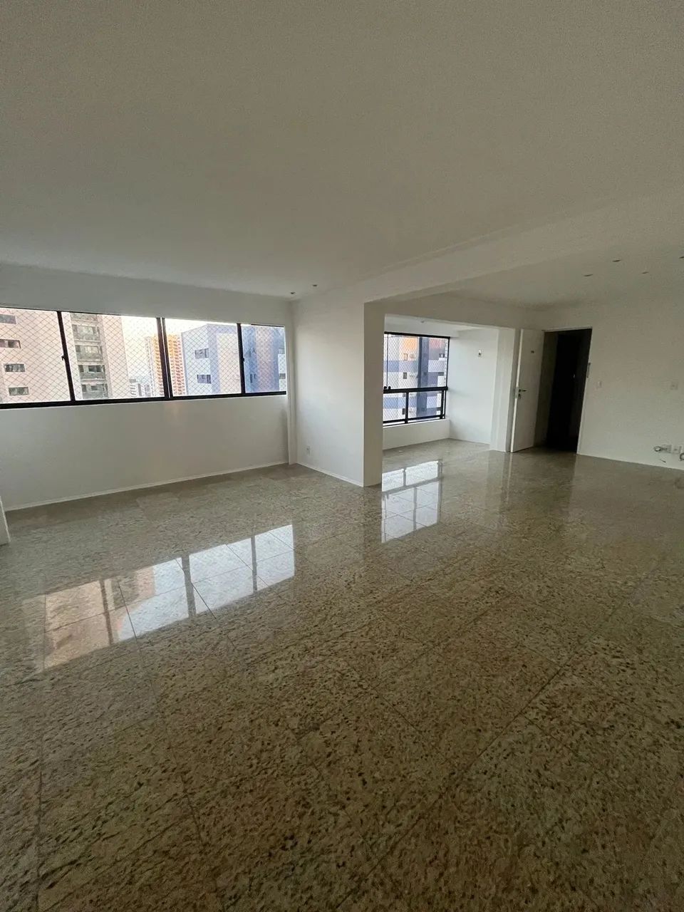 Excelente apartamento 4 quartos sendo 3 suítes próximo ao Colégio Santa Maria, lazer - Foto 2