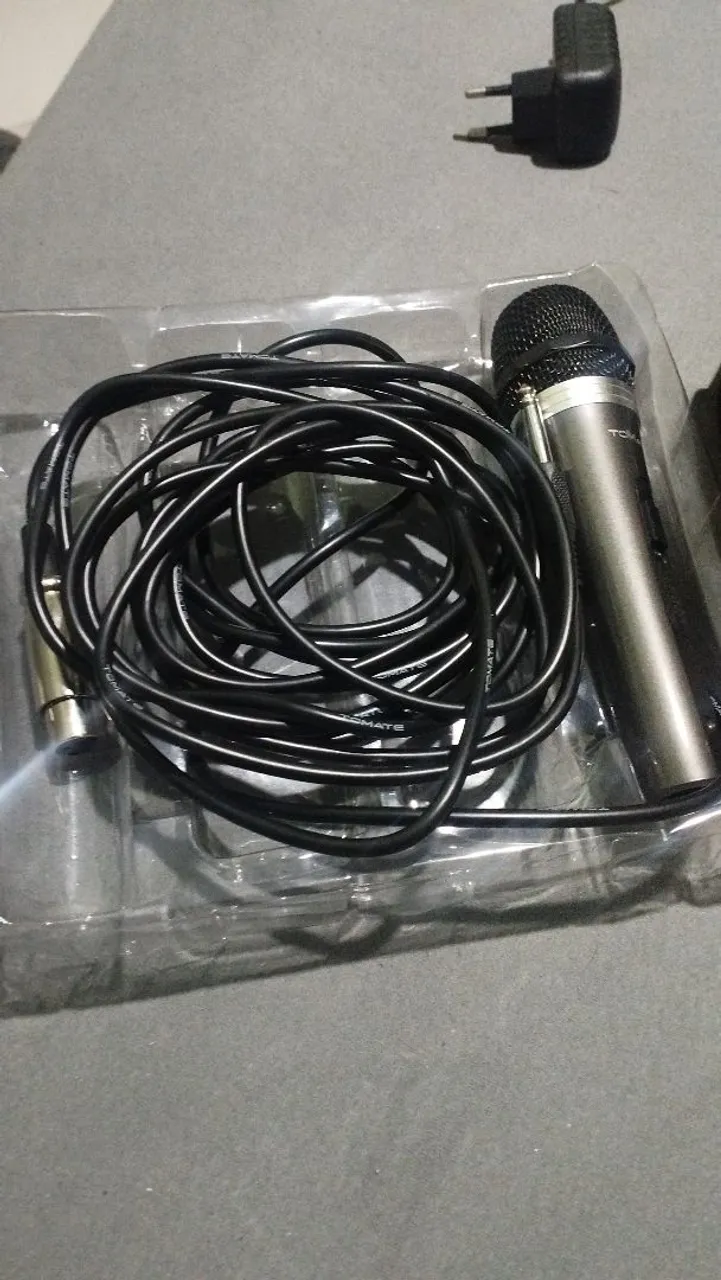 Microfone profissional com fio