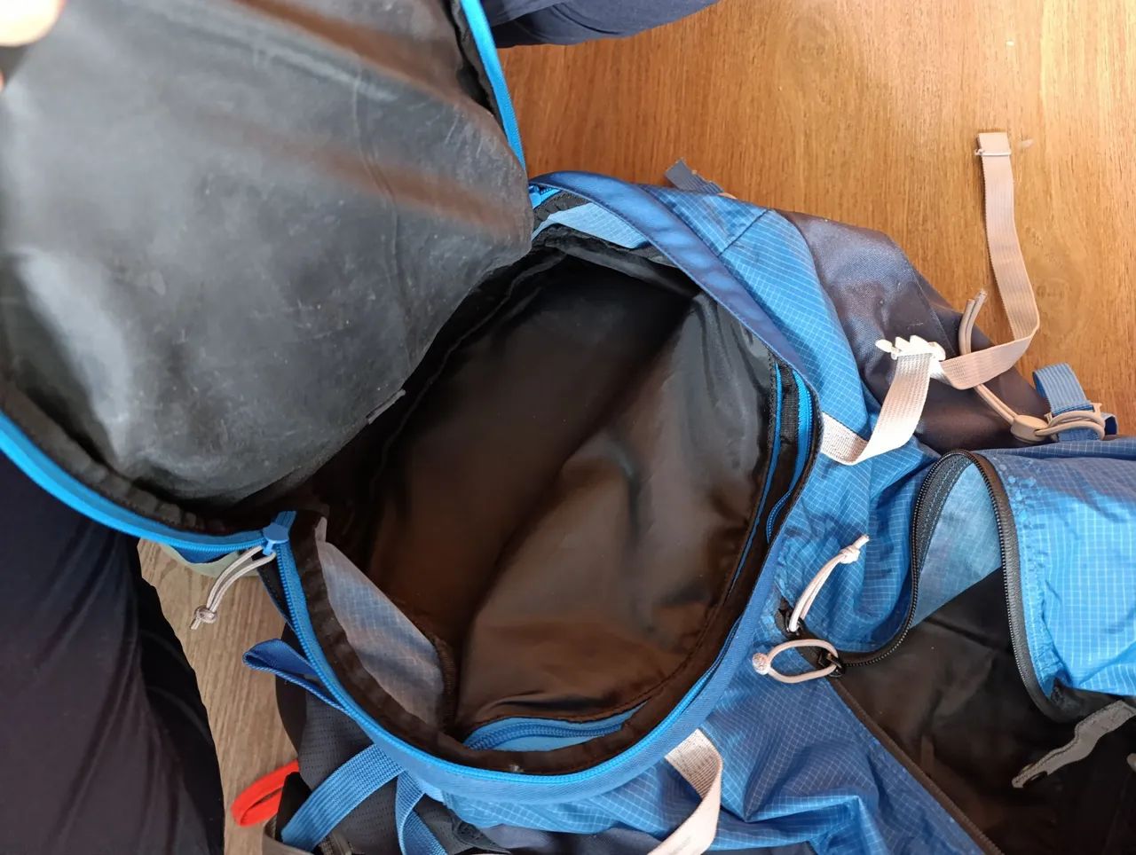Mochila trilha Decathlon 50 litros  - Foto 2