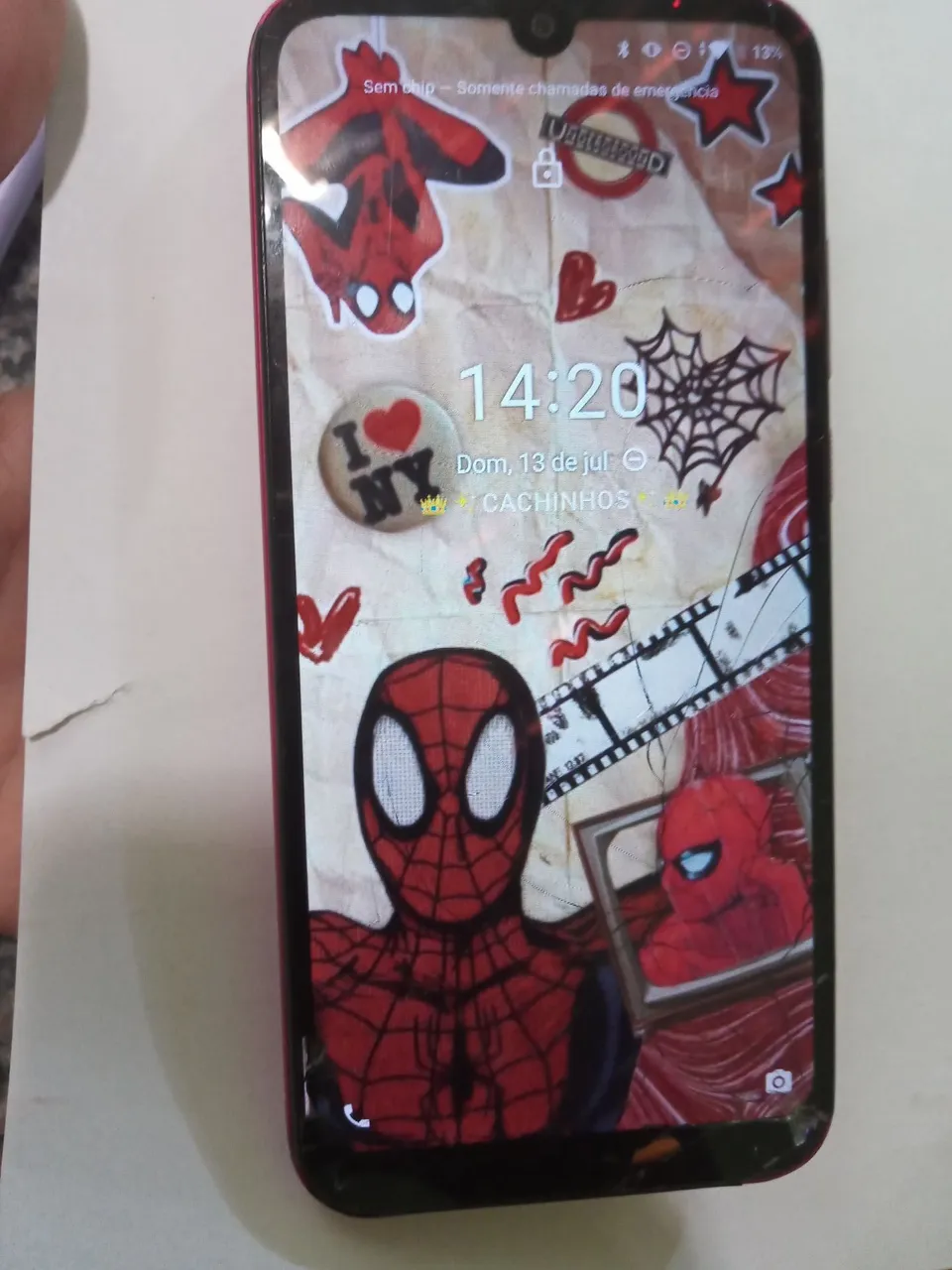 CELULAR MOTOROLA EM BOM ESTADO SO COM PROBLEMA NO CARREGAMENTO E TRACAR TELA
