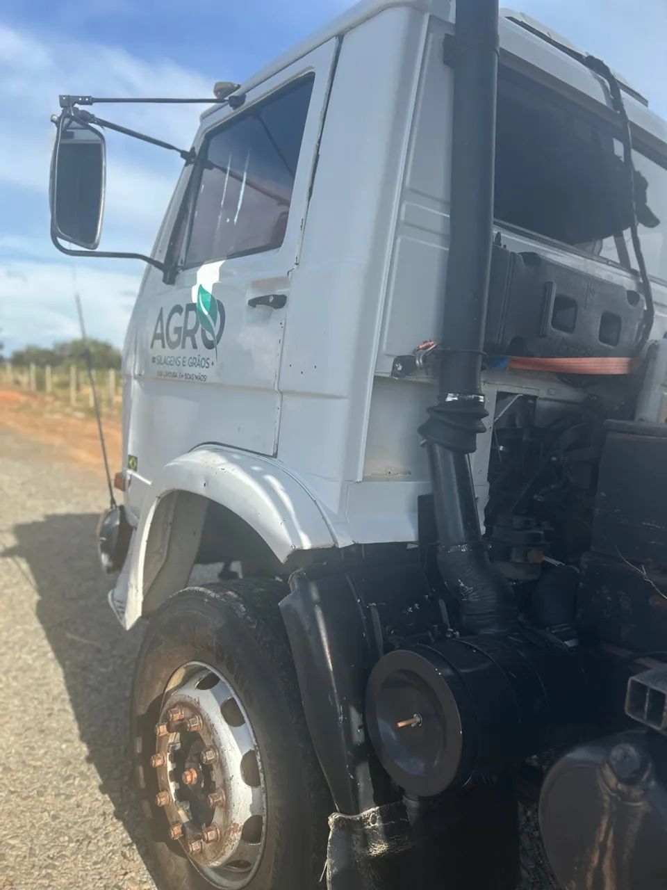 Vendo Caminhão truck basculante/aceito troca por carro comercial  - Foto 4