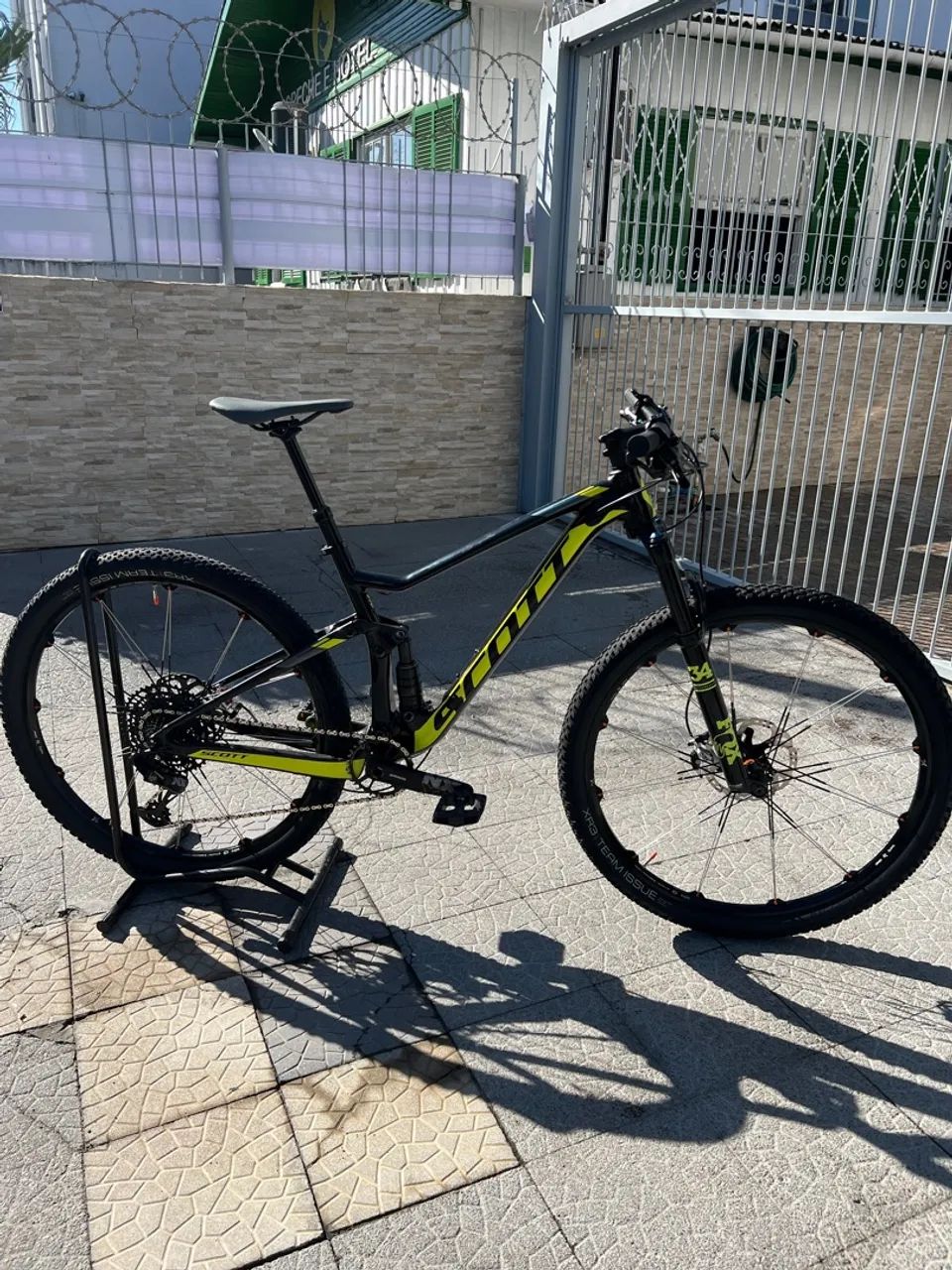 Bicicleta Scott Spark 970 - Aro 29 - Suspensão Fox