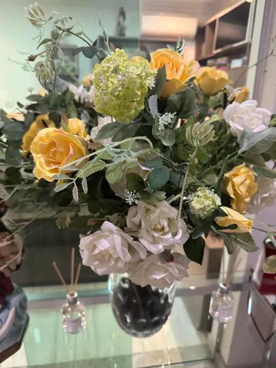 Arranjo de flores com vaso  - Foto 5