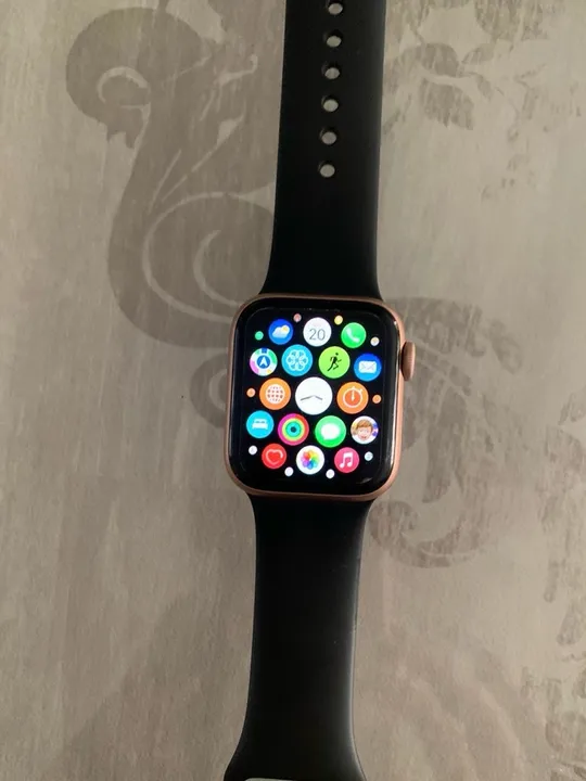 apple watch series 5 40mm gold apple watch series 5 40mm gold