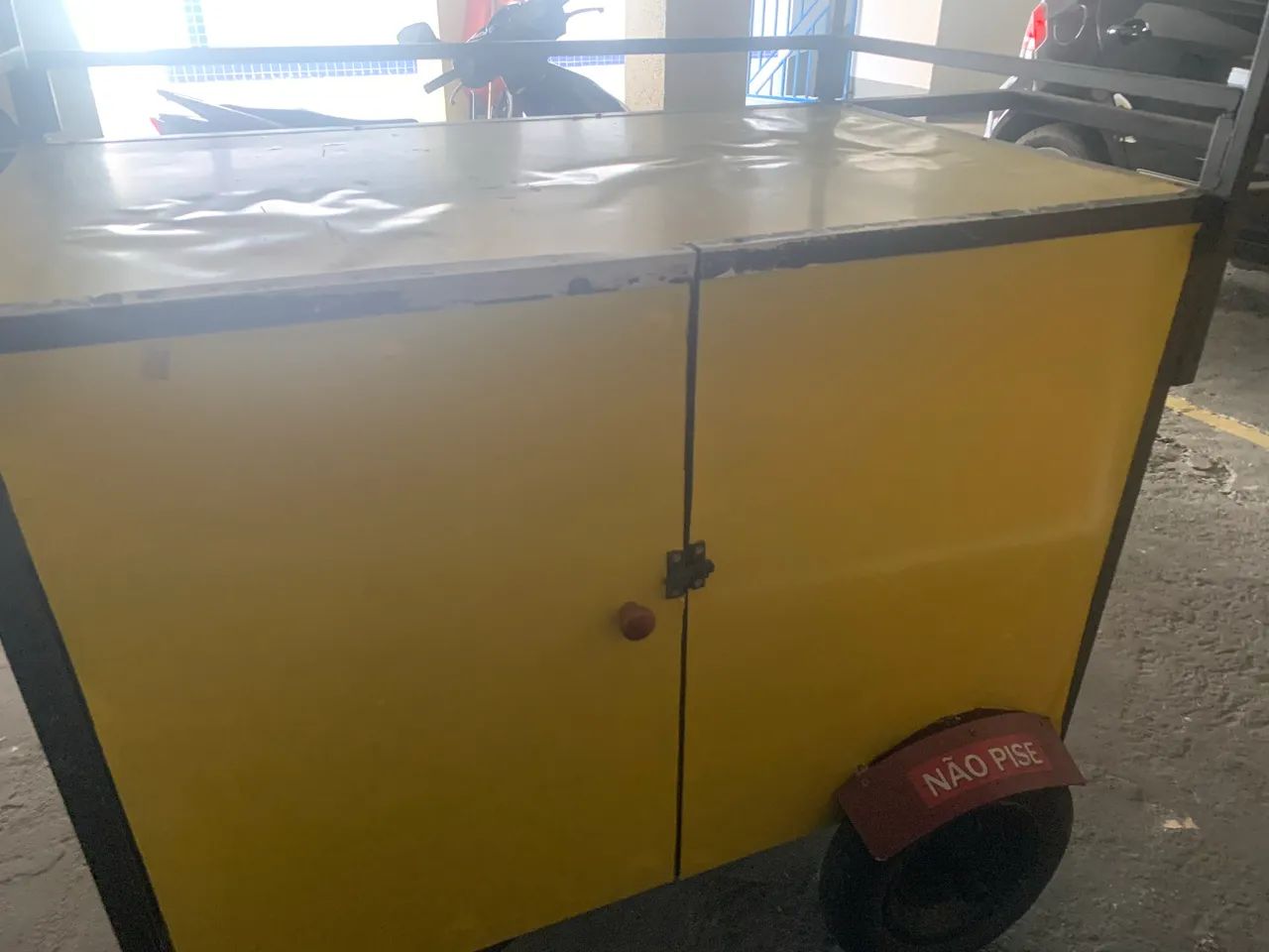 Lunch Cart64520776300034122