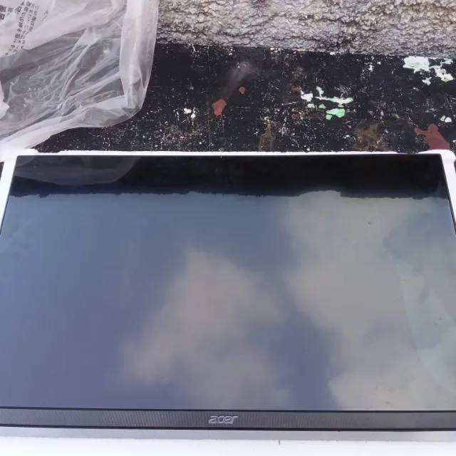 Monitor de Computador com defeito