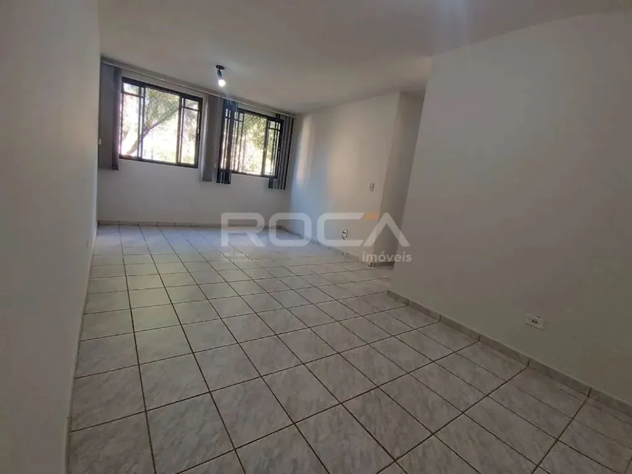 Apartamento com 3 dormitórios próximo a Ufscar à venda no Jardim Jóckei Club A, São Carlos