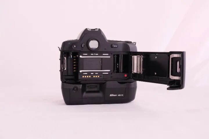 Câmera Analógica Nikon N90S (F90X) testada e revisada + battery grip original - Foto 3