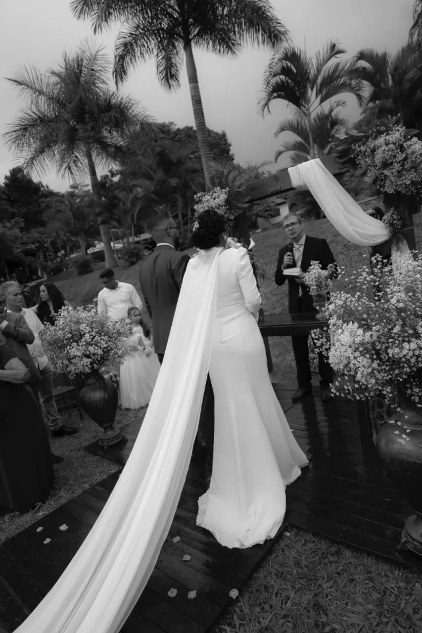 Vestido de noiva, elegante e minimalista.  - Foto 5