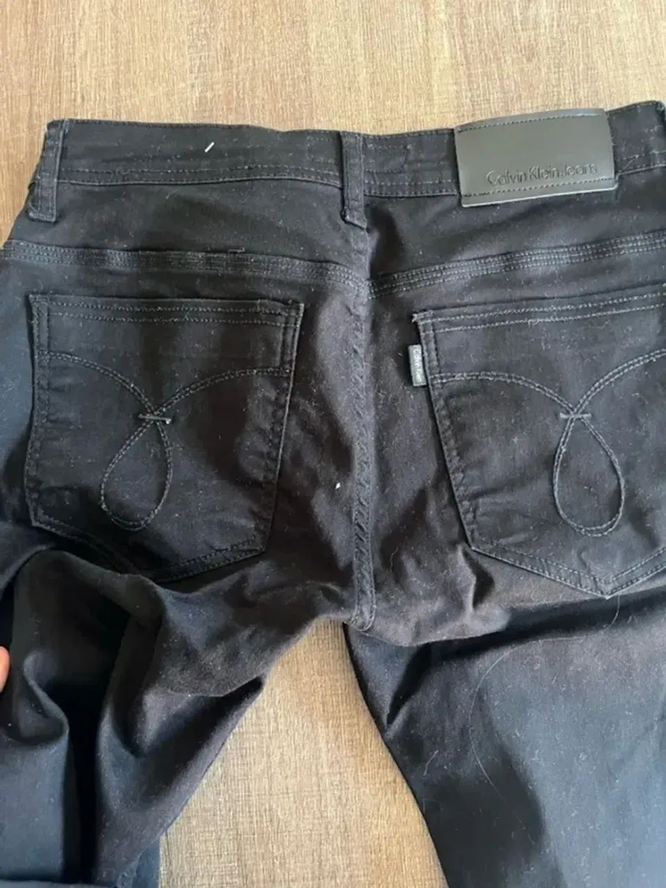 CALÇA JEANS CALVIN KLEIN DE BARBADA!! - Foto 2