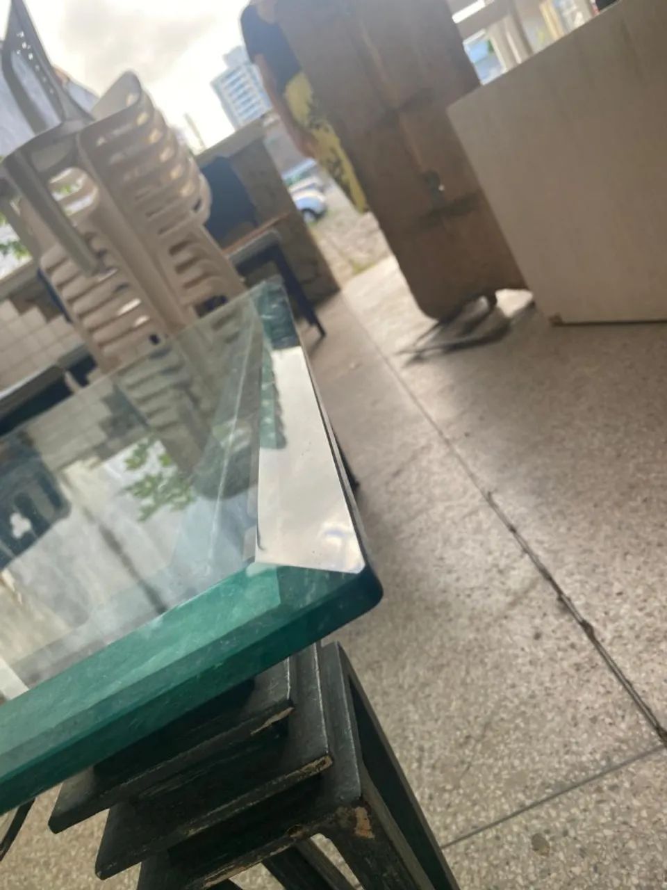 Mesa de centro com tampo de vidro - Foto 2