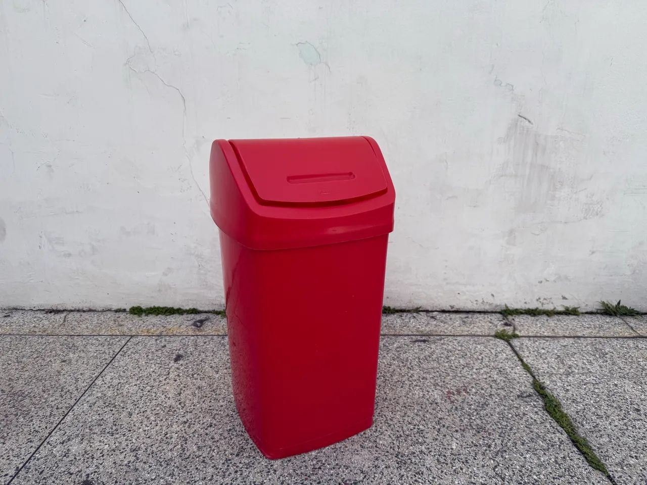 Lixeira Plástica Basculante 50L Eldorado