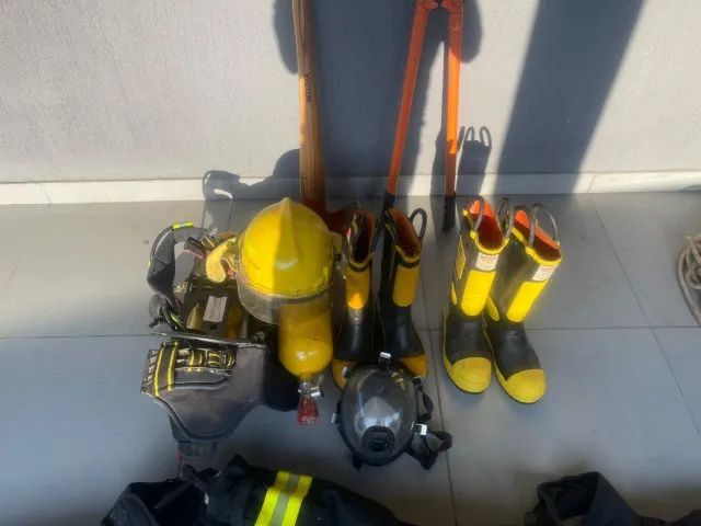 LEIA O ANUNCIO- CONJUNTO DE ROUPA DE APROXIMAÇÃO E EPRs. - Foto 4