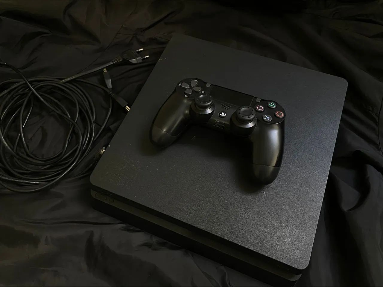 PS4 Slim 1TB (Preço Negociável)