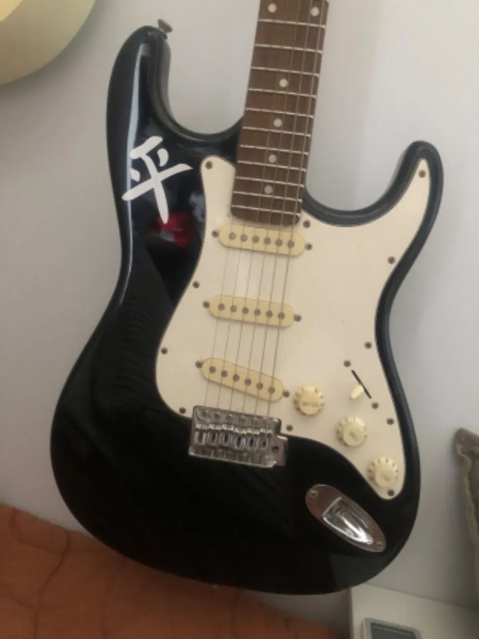 Guitarra Memphis semi-nova + caixa amplificadora master gt15 + afinador - Foto 3