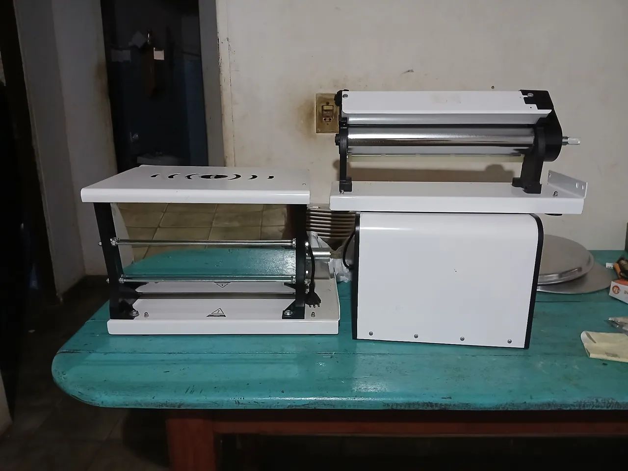 Vende se maquina mexedora de salgados completo valor 3.500 reais contato * 
