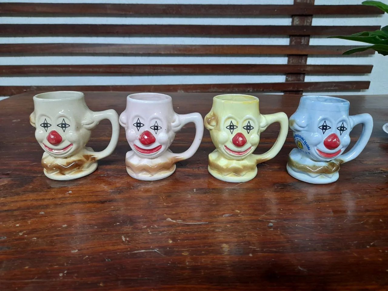 4 Canecas de palhaço colecionadores  - Foto 5