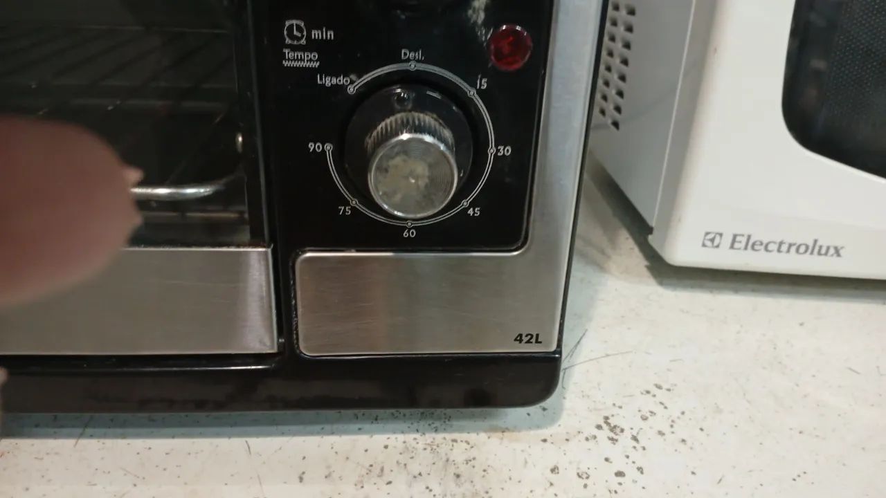 Forno Philco elétrico 42 litros funcionando perfeitamente. - Foto 2