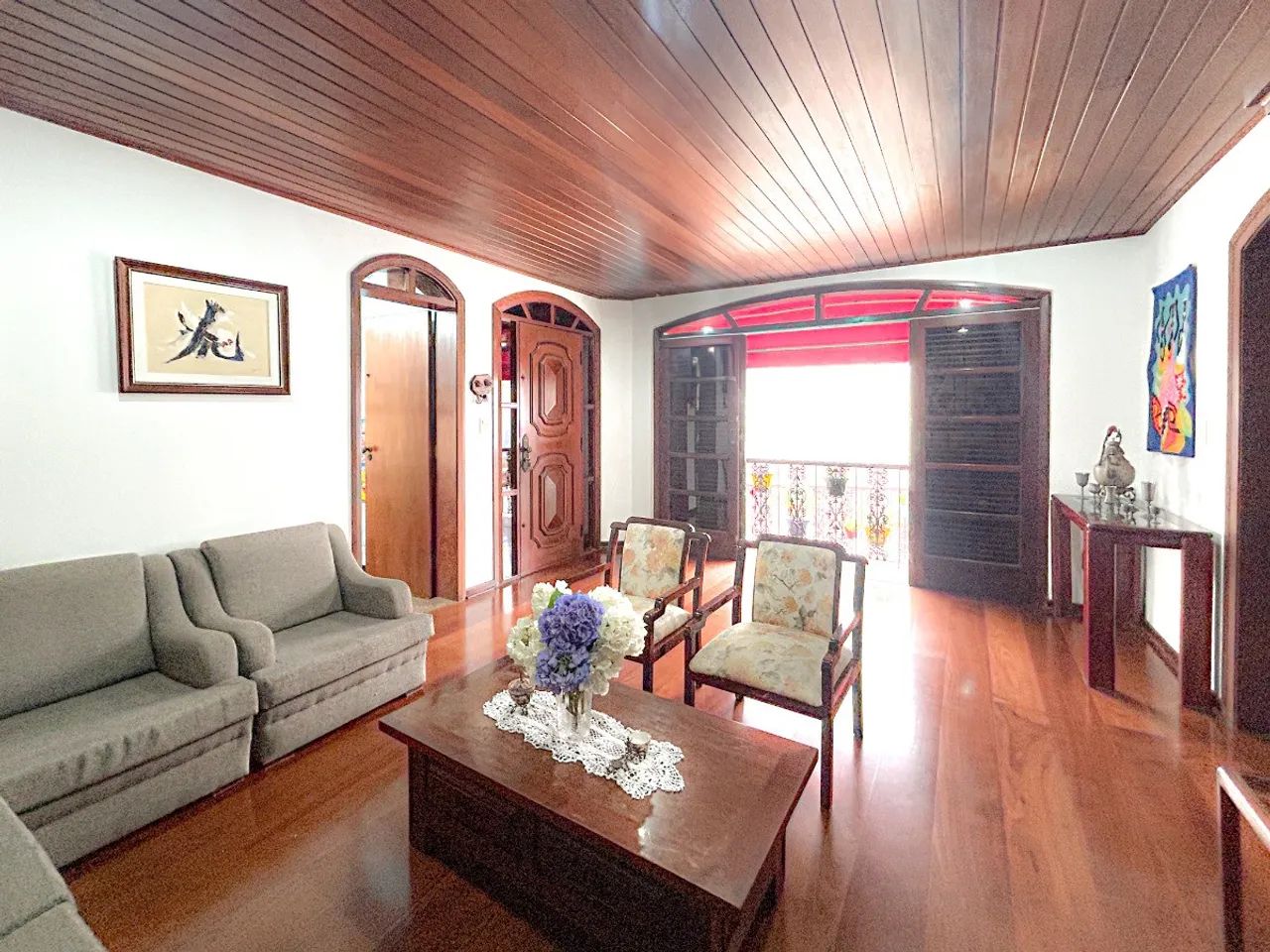 Casa de vila para venda com 4 quartos, sendo 1 suíte, 420m²