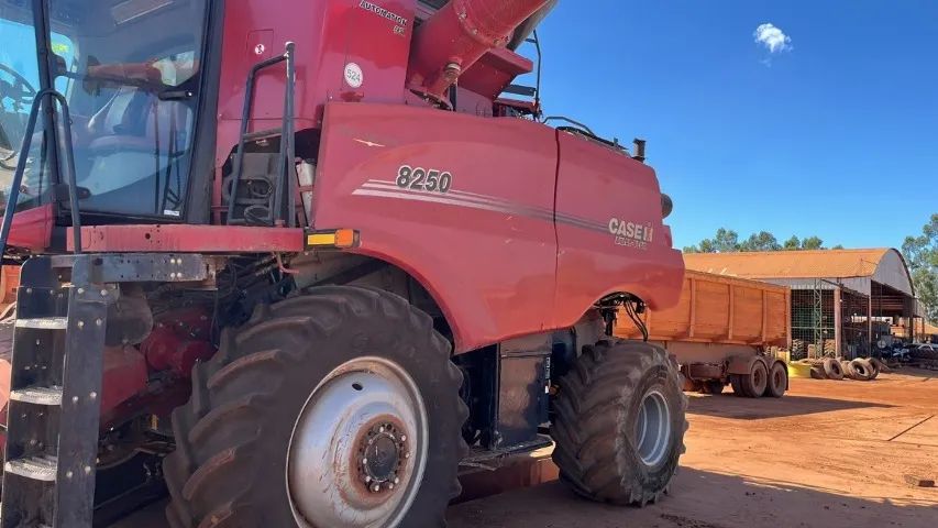 COLHEITADEIRA CASE AXIAL FLOW 8250