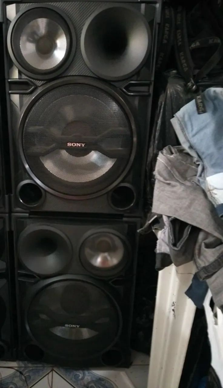 For sale: Sony SH-2000 micro system, 1500 watts, 15" subwoofer; pickup at Jorge Teixeira