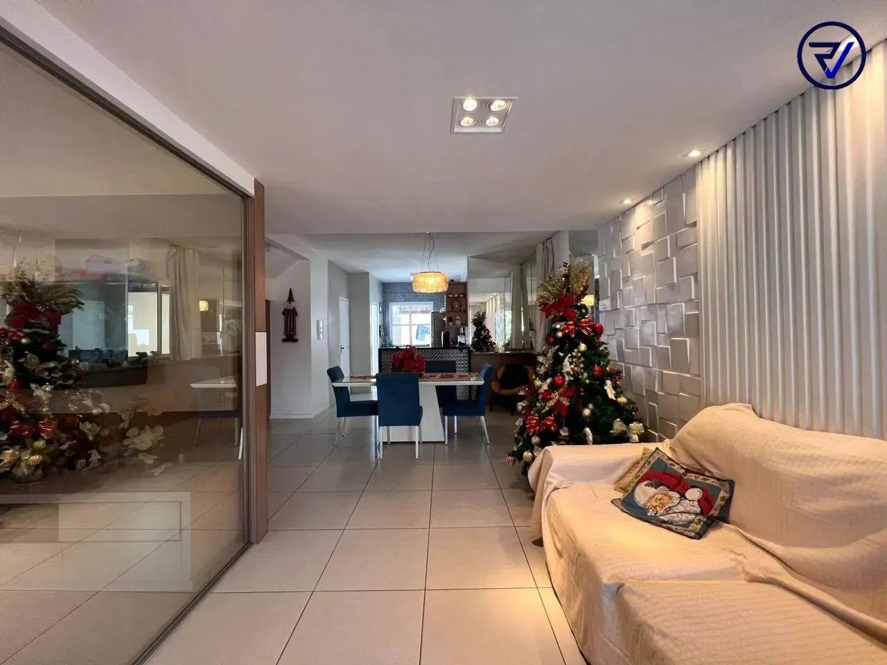 CASA AMPLA COM 4 QUARTOS, 3 SUITES E DECK - Foto 4