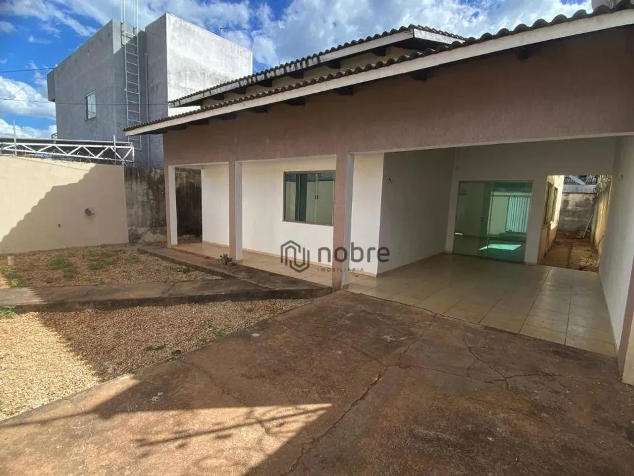 Casa com 3 dormitórios para alugar, 122 m² por R$ 2.520,00/mês - Plano Diretor Sul - Palma