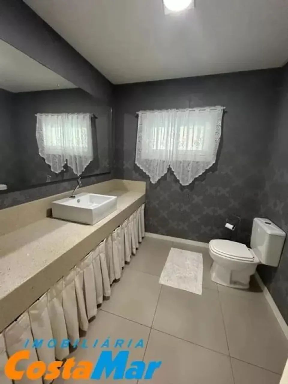 Casa com 4 dormitórios - Foto 2