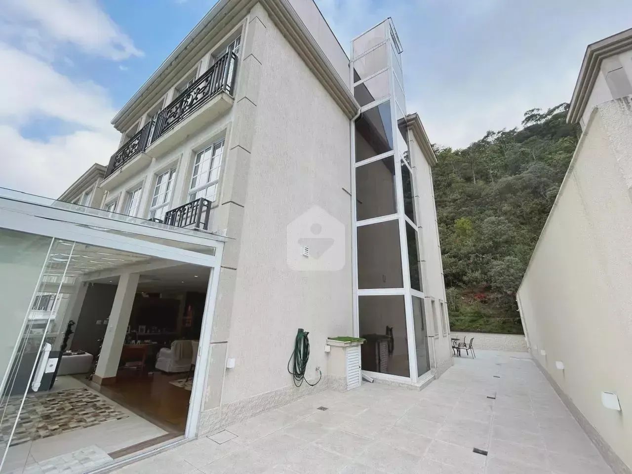 Casa em condomínio no Valparaíso - Petrópolis/RJ - Foto 2