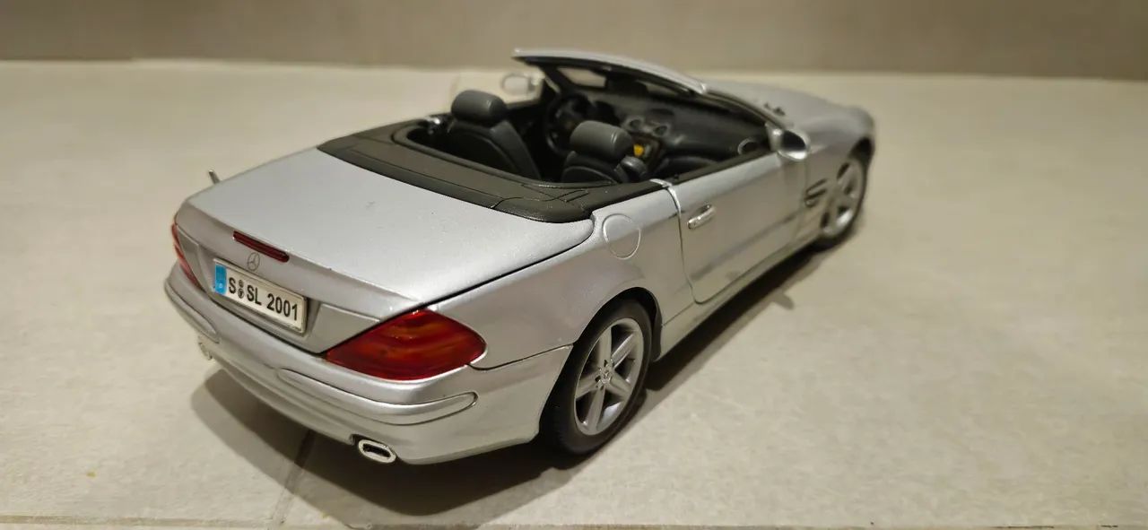 Mercedes-Benz SLK 500-miniatura 1/18 - Foto 3