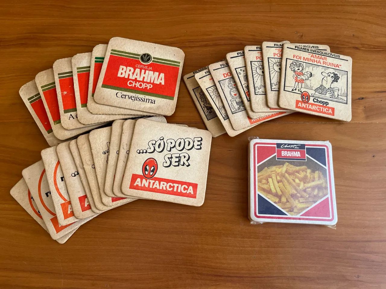 Coleção de bolachas de Chopp antigos