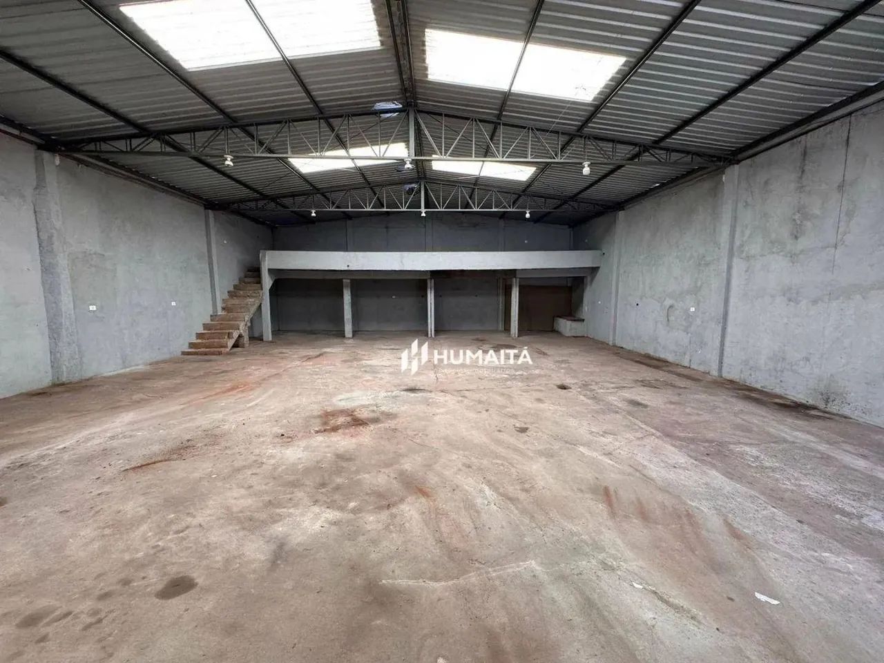 Barracão para alugar, 240 m² por R$ 2.500,00/mês - Vila Casoni - Londrina/PR