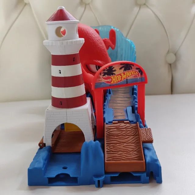 hot wheels pista batalha no mar farol cenário com polvo gigante