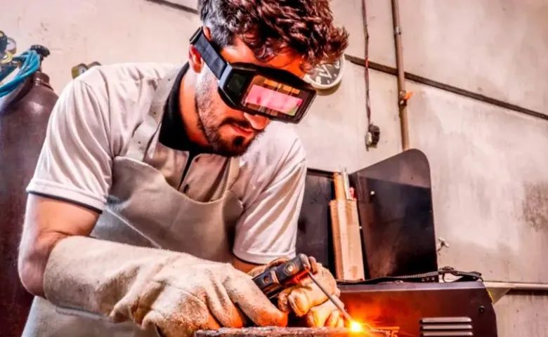Óculos de Solda Para Soldador com Escurecimento Automático Cor Preto Liso Black Tools - Foto 5