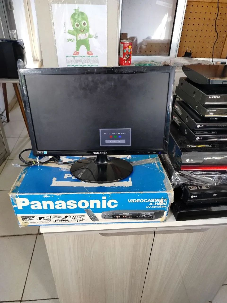 Monitor sansung led funcionando só não tenho a fonte  - Foto 5