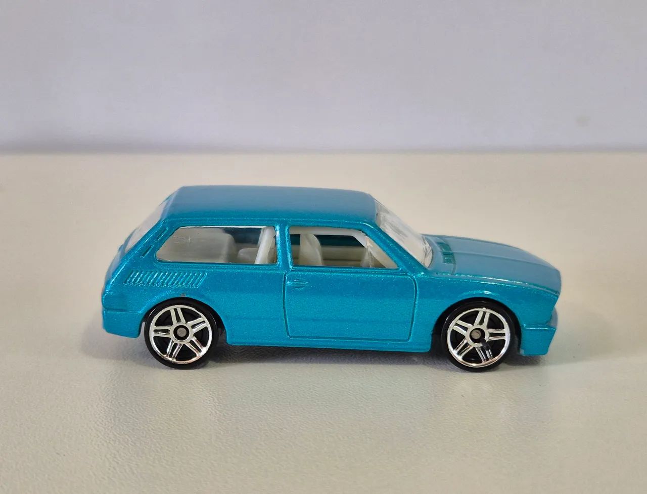 Hot Wheels 2011 New Models Volkswagen Brasilia #8/50 Blue  - Foto 2