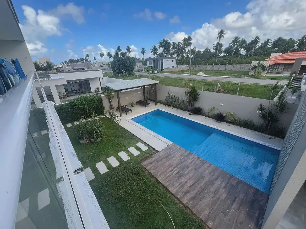 Casa Mobiliada com 4 Suítes Viva com Conforto e Sofisticação!